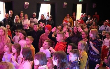 Spotkanie z Mikołajem - koncert zespołu Tulinki - 06.12.2022 r. 69