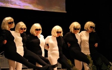 Premiera spektaklu pt: "Babski Świat" - Grupa teatralna "RETROspekcja" 16