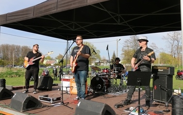 Festiwal Foodtruck&oacute;w Żarciowozy + Otwarcie sezonu motocyklowego w Namysłowie 41