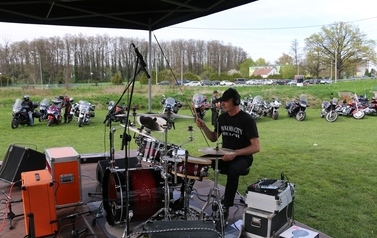 Festiwal Foodtruck&oacute;w Żarciowozy + Otwarcie sezonu motocyklowego w Namysłowie 45