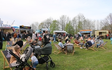 Festiwal Foodtruck&oacute;w Żarciowozy + Otwarcie sezonu motocyklowego w Namysłowie 57