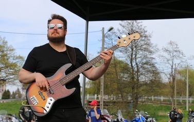 Festiwal Foodtruck&oacute;w Żarciowozy + Otwarcie sezonu motocyklowego w Namysłowie 60