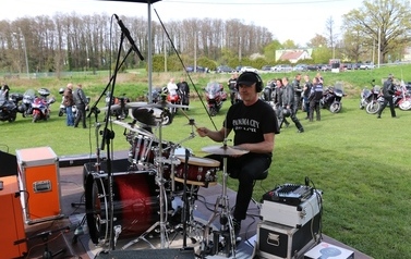 Festiwal Foodtruck&oacute;w Żarciowozy + Otwarcie sezonu motocyklowego w Namysłowie 64