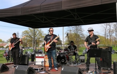 Festiwal Foodtruck&oacute;w Żarciowozy + Otwarcie sezonu motocyklowego w Namysłowie 70