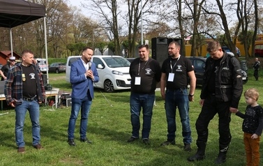 Festiwal Foodtruck&oacute;w Żarciowozy + Otwarcie sezonu motocyklowego w Namysłowie 81