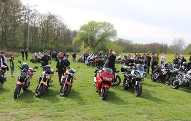 Festiwal Foodtruck&oacute;w Żarciowozy + Otwarcie sezonu motocyklowego w Namysłowie 87