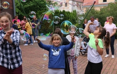 Wizyta w plac&oacute;wkach opiekuńczych z okazji Dnia Dziecka 2022 30