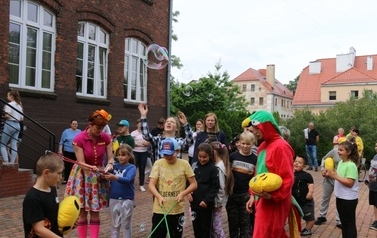 Wizyta w plac&oacute;wkach opiekuńczych z okazji Dnia Dziecka 2022 36