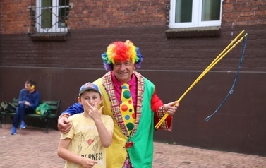 Wizyta w plac&oacute;wkach opiekuńczych z okazji Dnia Dziecka 2022 43