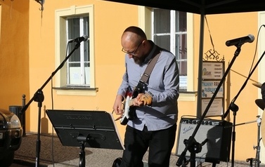 Letnia Scena NOK - 10.07.2022r. (koncert WWSosnowski, gry i zabawy dla dzieci, plener malarski) 12