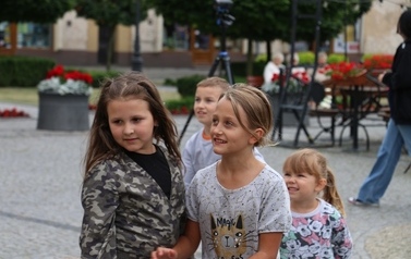 Letnia Scena NOK - 10.07.2022r. (koncert WWSosnowski, gry i zabawy dla dzieci, plener malarski) 90