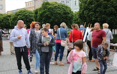 Letnia Scena NOK - 10.07.2022r. (koncert WWSosnowski, gry i zabawy dla dzieci, plener malarski) 112