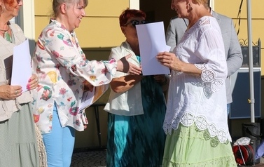 Letnia Scena NOK - Namysłowski Festiwal Piosenki Seniora + Wystawa zabytkowych rower&oacute;w, Pokaz mody z lat 20 i 30 20