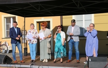 Letnia Scena NOK - Namysłowski Festiwal Piosenki Seniora + Wystawa zabytkowych rower&oacute;w, Pokaz mody z lat 20 i 30 21