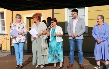 Letnia Scena NOK - Namysłowski Festiwal Piosenki Seniora + Wystawa zabytkowych rower&oacute;w, Pokaz mody z lat 20 i 30 24