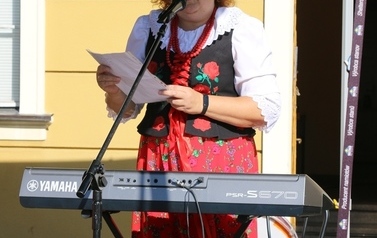 Letnia Scena NOK - Namysłowski Festiwal Piosenki Seniora + Wystawa zabytkowych rower&oacute;w, Pokaz mody z lat 20 i 30 82