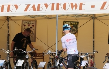 Letnia Scena NOK - Namysłowski Festiwal Piosenki Seniora + Wystawa zabytkowych rower&oacute;w, Pokaz mody z lat 20 i 30 84