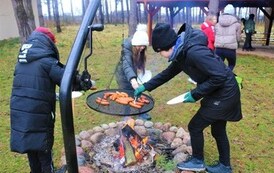 Rozwiązywanie Questu leśnego połączone z ogniskiem 6