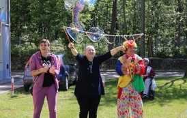 Wizyta w plac&oacute;wkach opiekuńczych z okazji Dnia Dziecka 2022 90