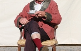 Letnia Scena NOK - Namysłowski Festiwal Piosenki Seniora + Wystawa zabytkowych rower&oacute;w, Pokaz mody z lat 20 i 30 60