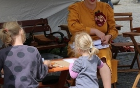 Letnia Scena NOK - Namysłowski Festiwal Piosenki Seniora + Wystawa zabytkowych rower&oacute;w, Pokaz mody z lat 20 i 30 131